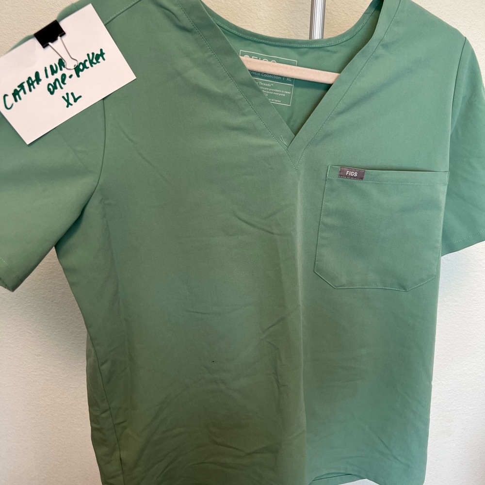 FIGS Women's Green Scrub Top